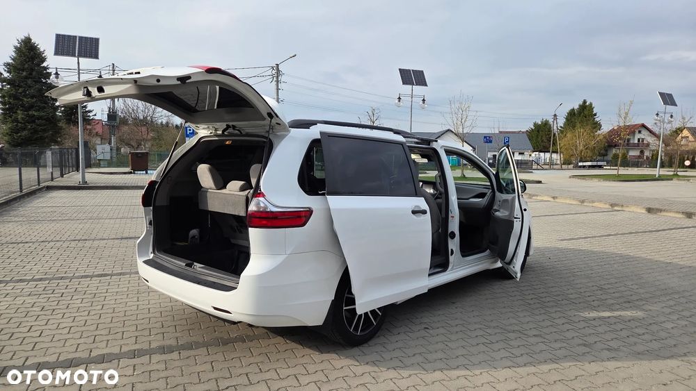 Toyota Sienna - 20