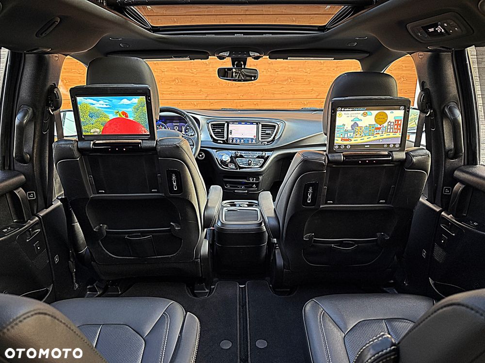 Chrysler Pacifica - 6