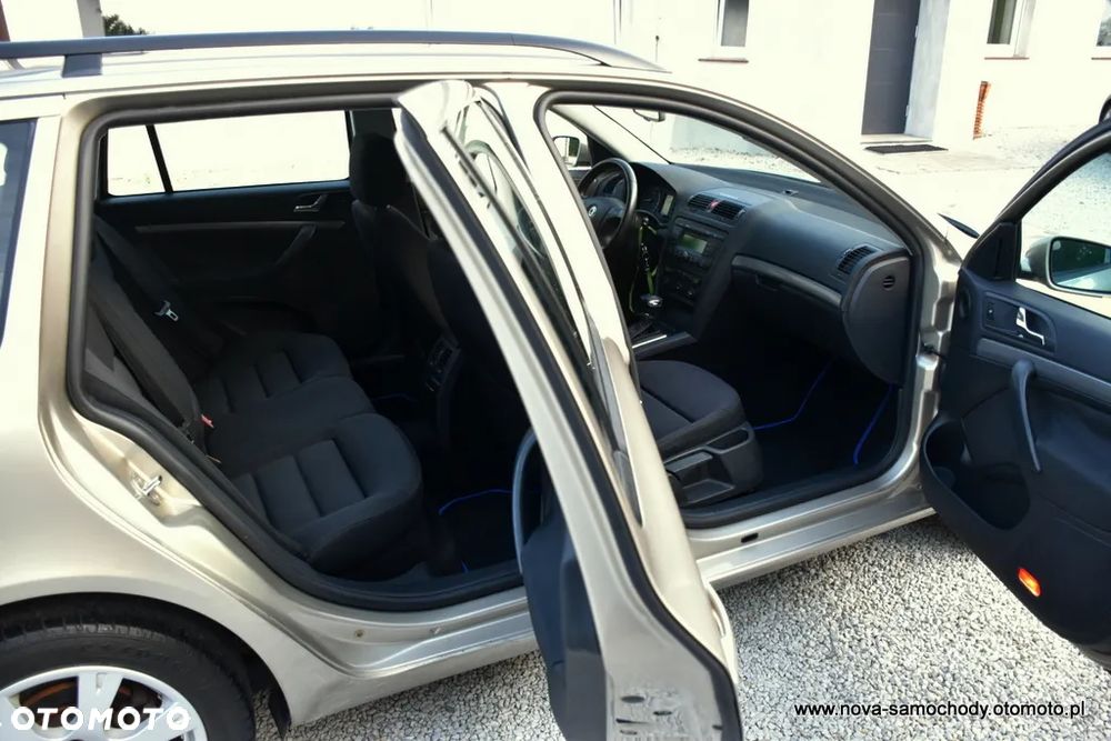 Skoda Octavia 2.0 FSI Elegance Tiptr - 14