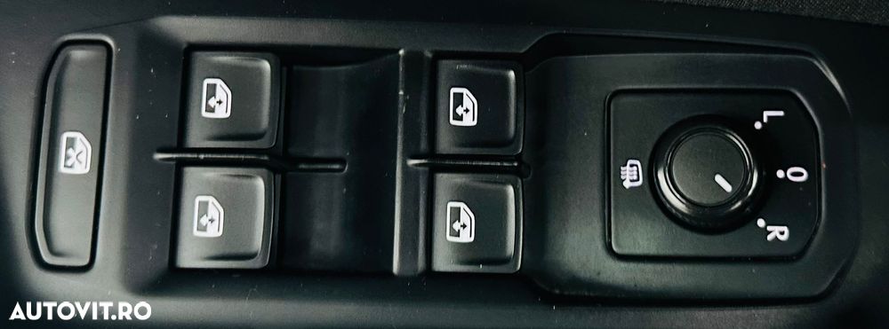 Volkswagen Passat 2.0 TDI Comfortline - 12