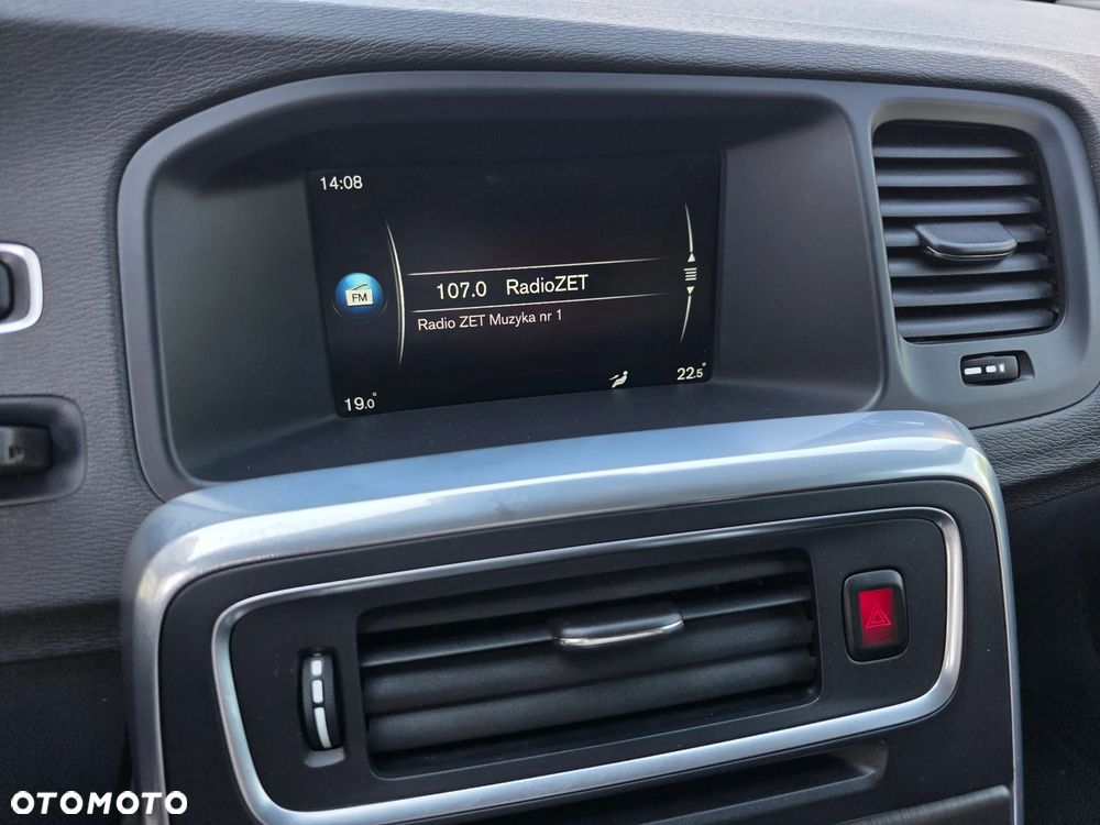 Volvo V60 D4 Geartronic Momentum - 20