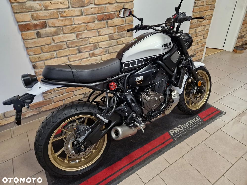 Yamaha XSR - 26
