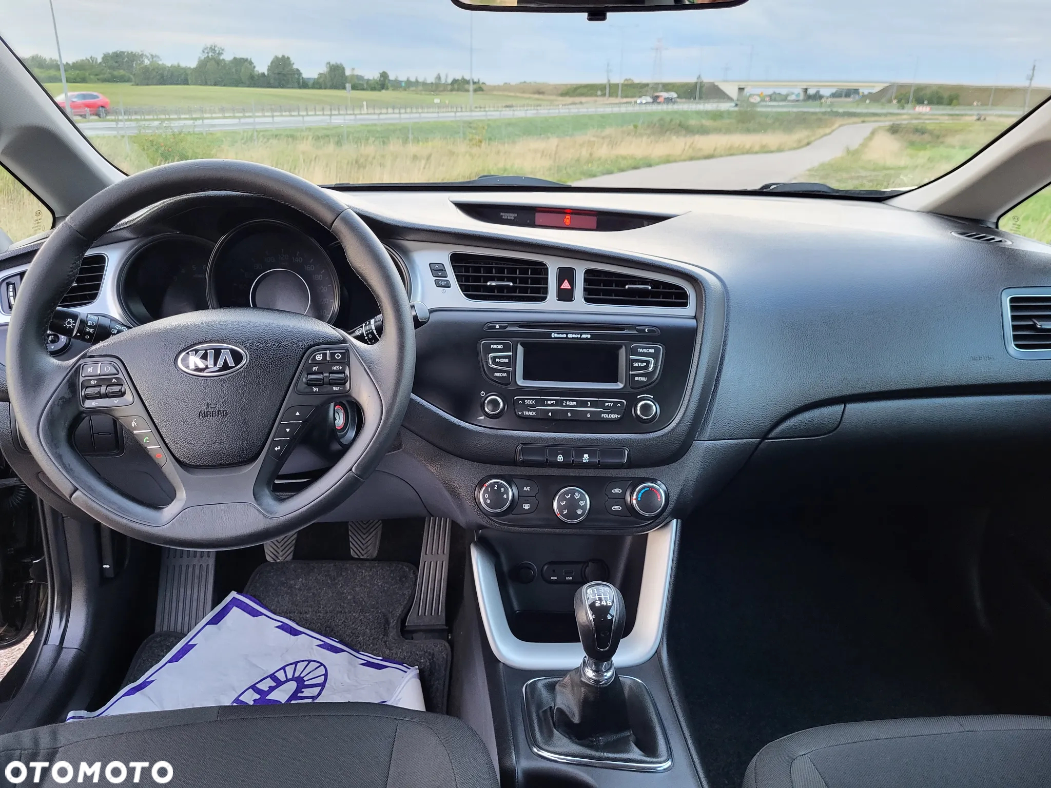 Kia Ceed - 10