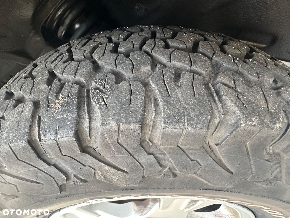 Mitsubishi Pajero - 15