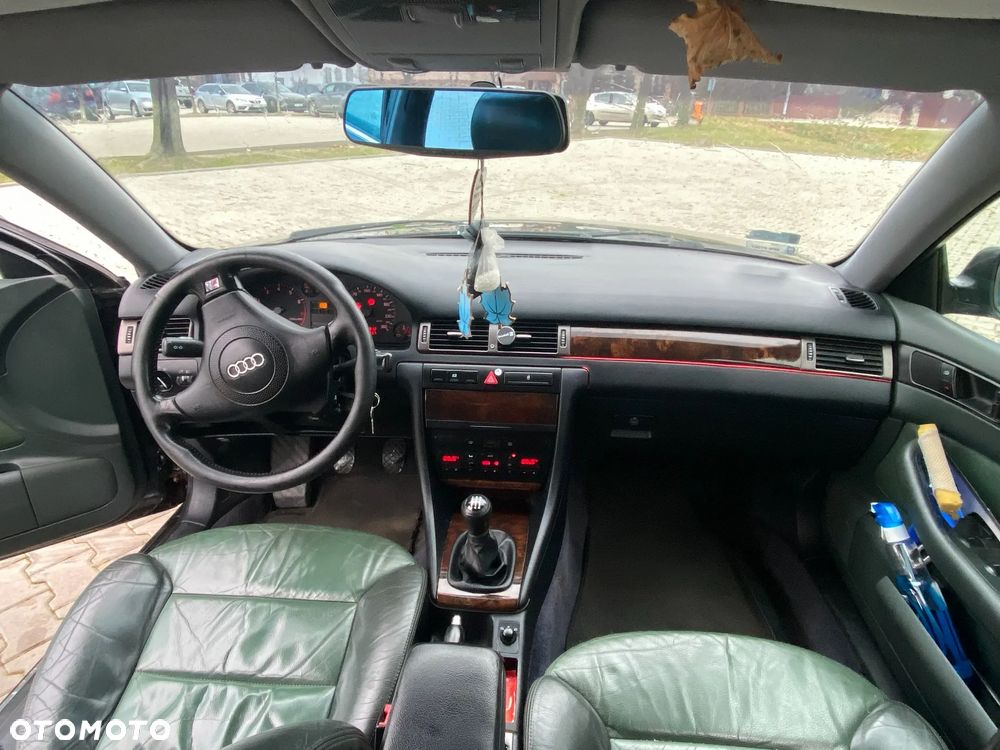 Audi A6 Avant 2.4 - 6