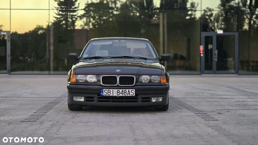 BMW Seria 3 325i - 8