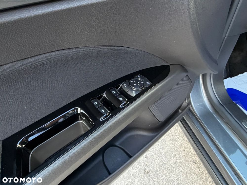 Ford Mondeo 2.0 EcoBlue Titanium - 28