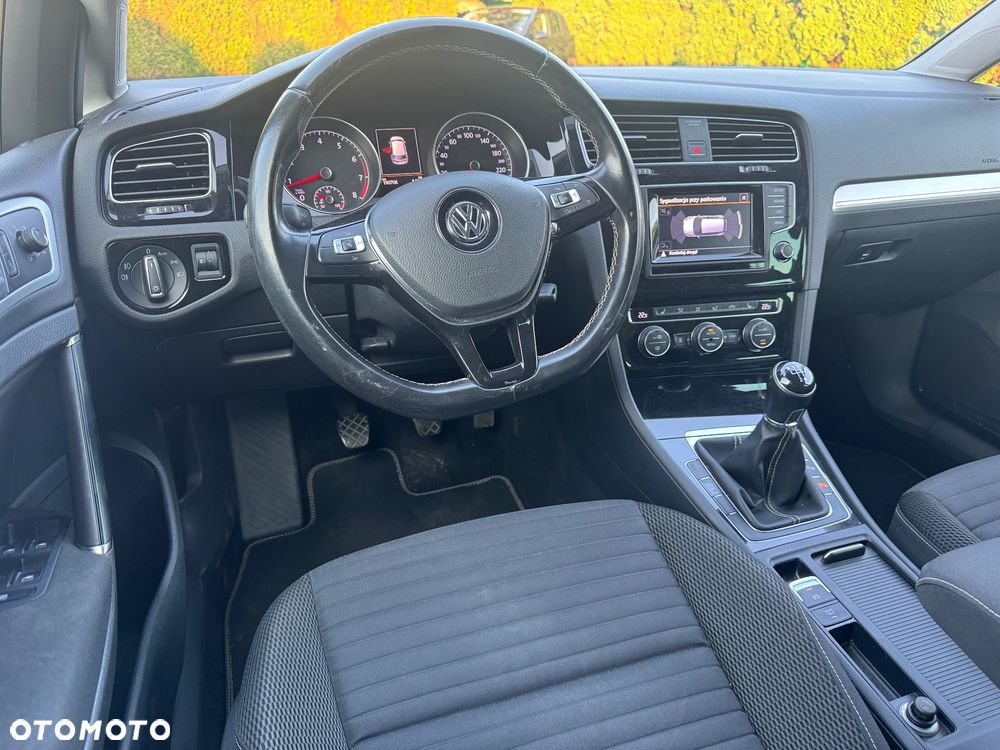 Volkswagen Golf 1.2 TSI BMT Trendline Perfectline - 24