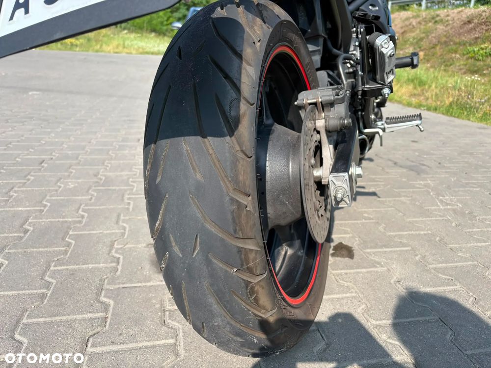 Yamaha XJ - 9