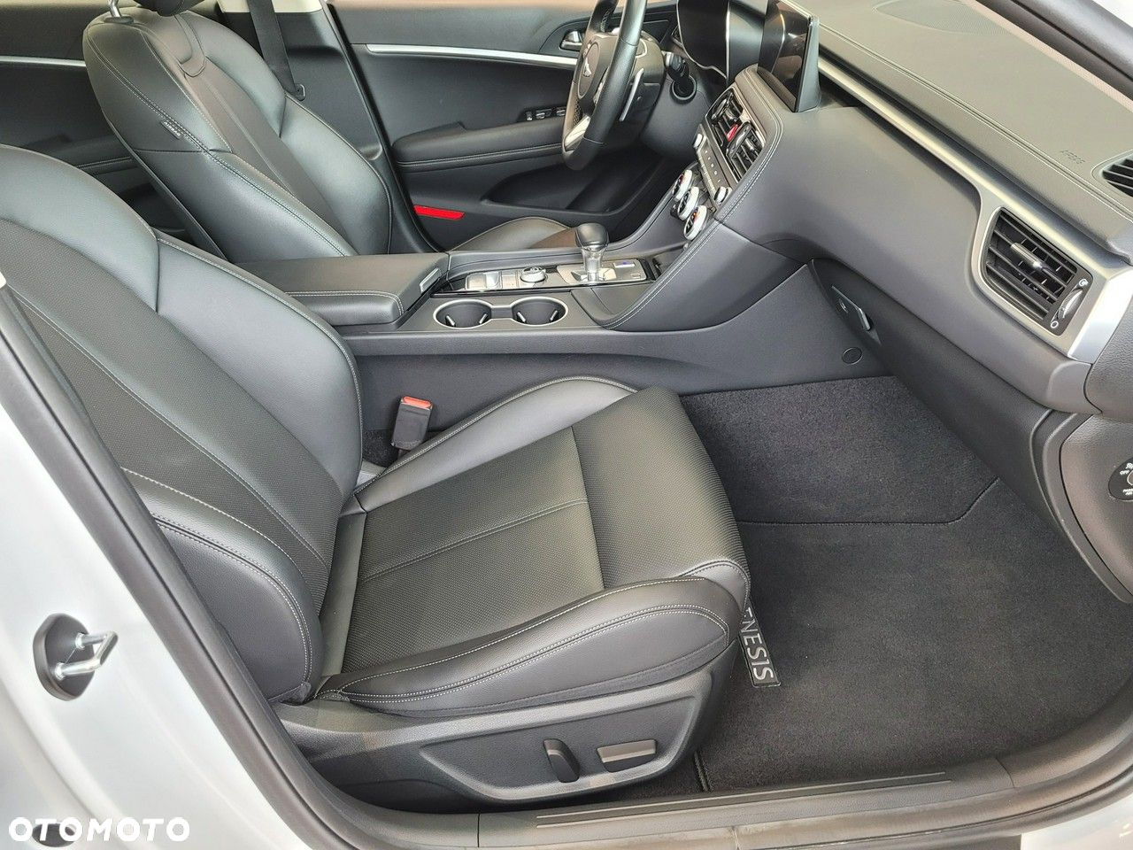 Genesis G70 - 28