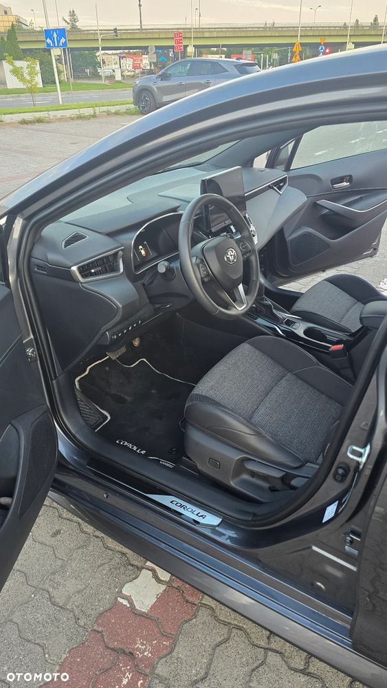 Toyota Corolla - 12