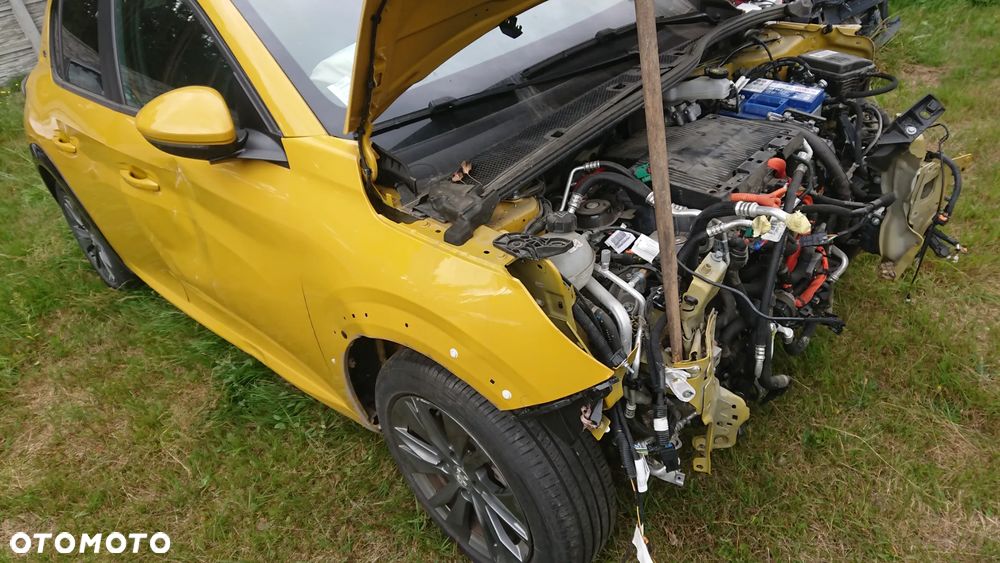 Peugeot 208 - 16