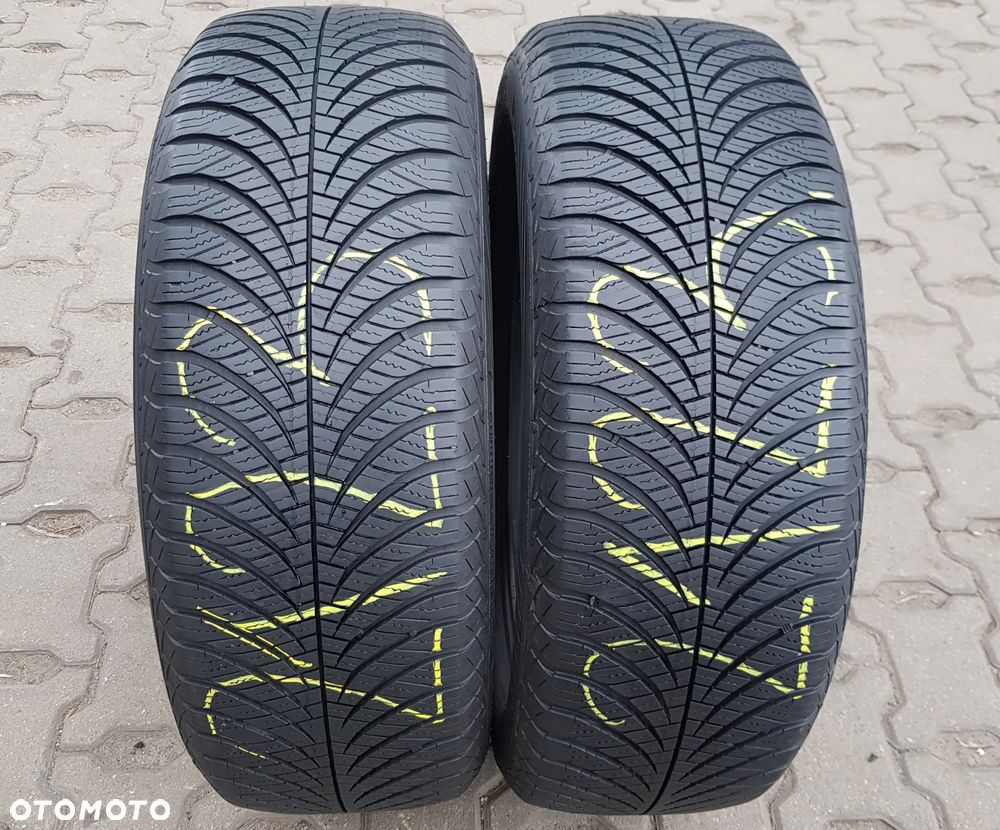 2x 215/60R17 Goodyear Vector 4Seasons Data produkcji 2019 Para opon całorocznych Poznań - 1