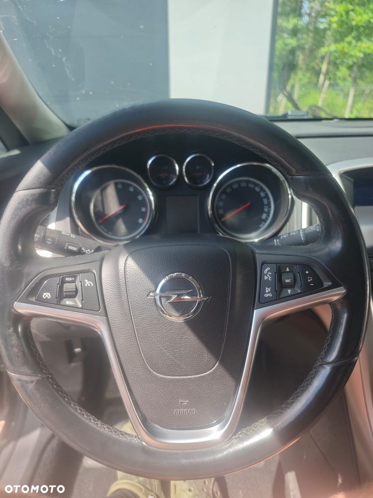 Opel Astra 1.4 Turbo - 2