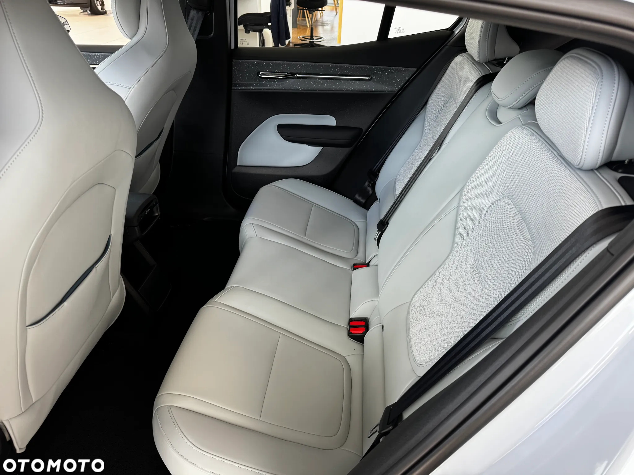 Volvo EX30 69kWh Twin Motor Ultra - 11