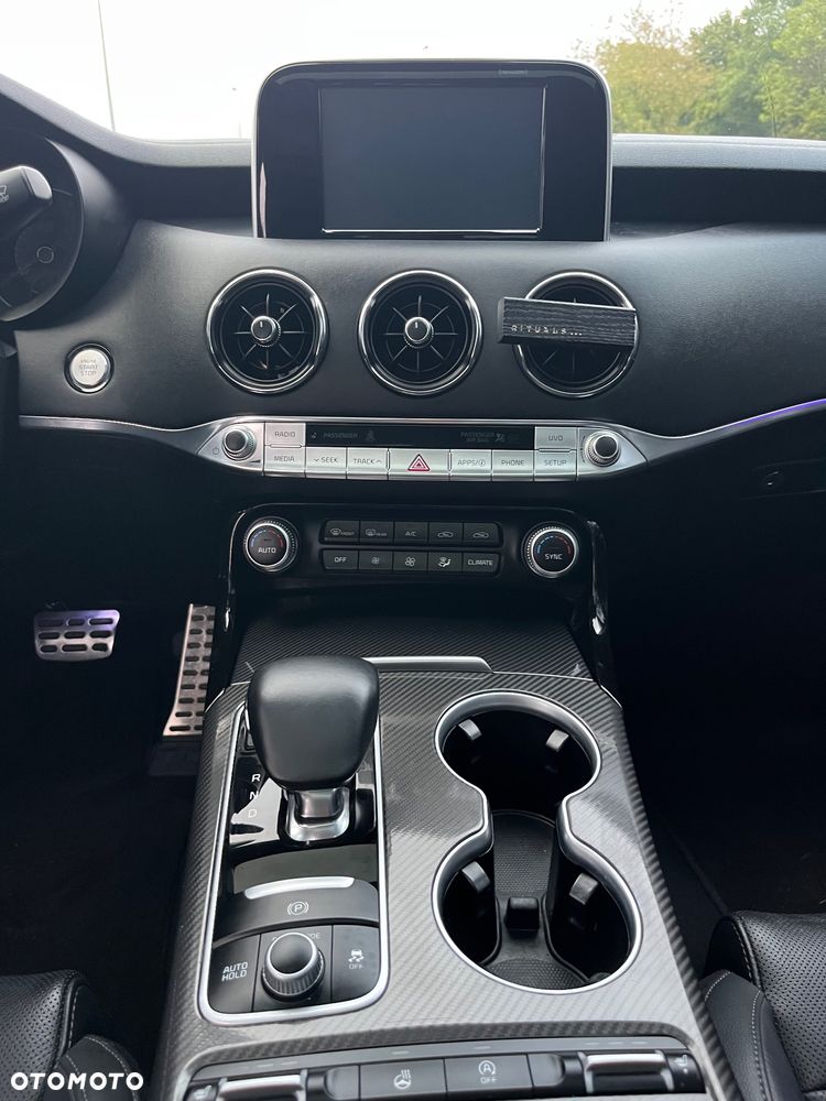 Kia Stinger 3.3 T-GDI V6 GT AWD - 21
