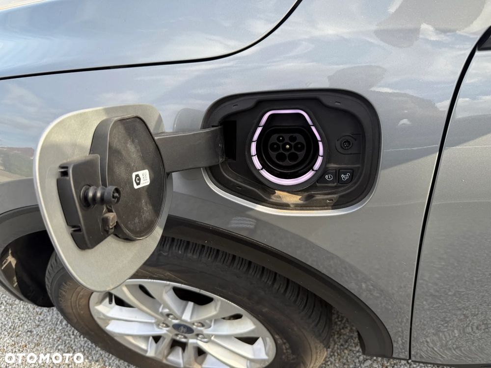 Ford Kuga 2.5P PHEV FWD Titanium X - 37