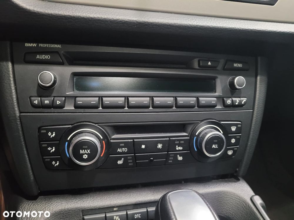 BMW X1 sDrive18i - 10
