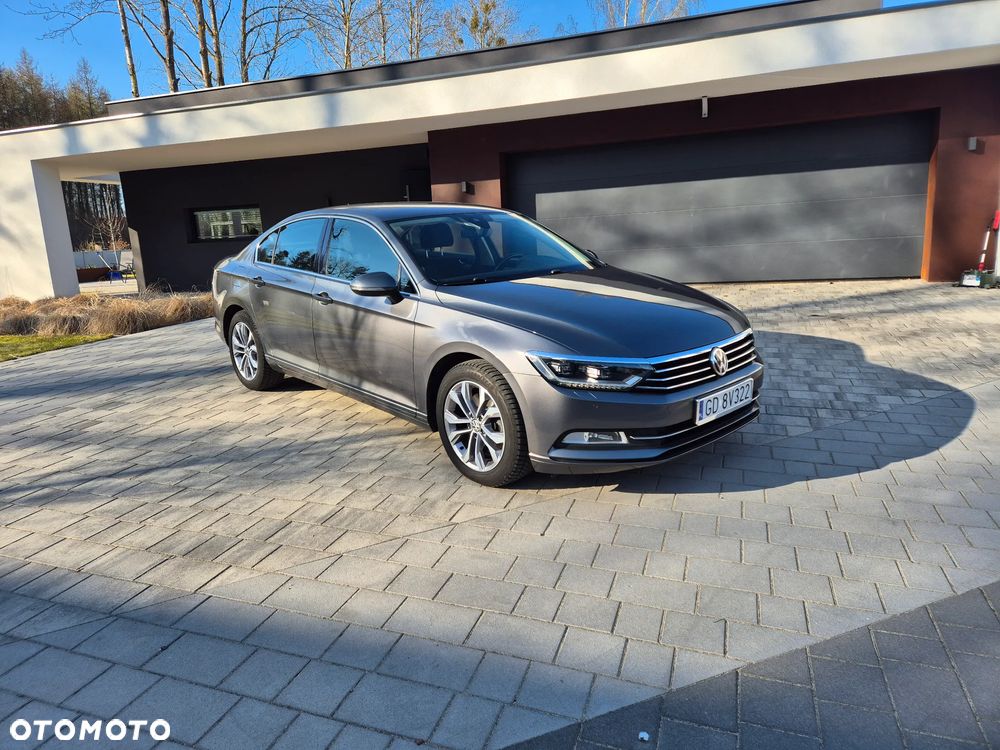 Volkswagen Passat - 2