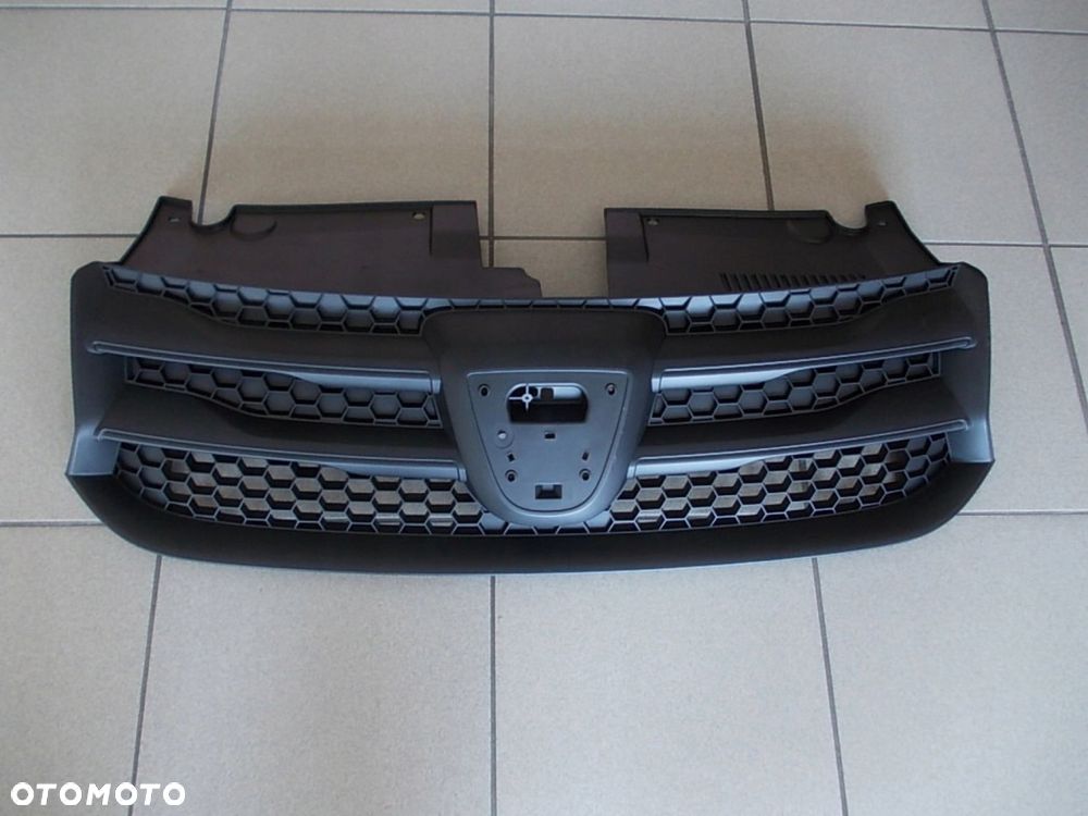 ATRAPA GRILL DACIA SANDERO II ŁADNA - 1