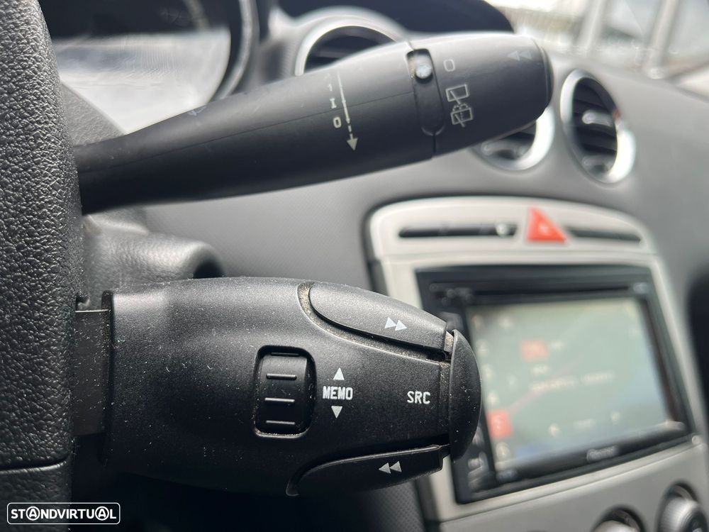 Peugeot 308 1.6 HDi Executive - 18