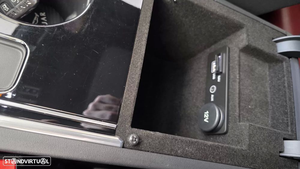 Jaguar XE 2.0 D R-Sport - 45