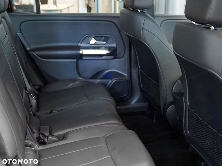 Mercedes-Benz GLB - 14