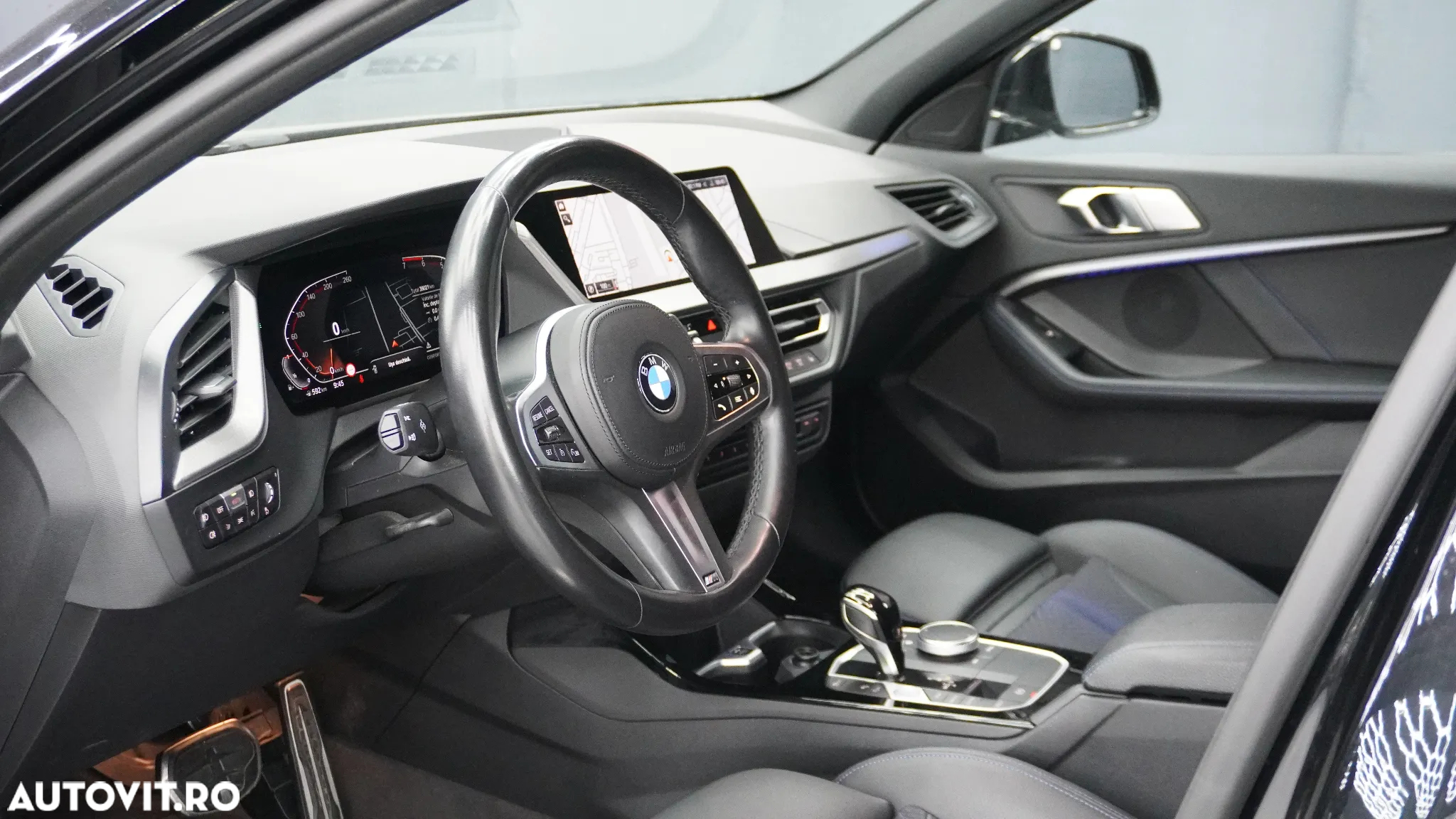 BMW Seria 1 118i Aut. M Sport - 34