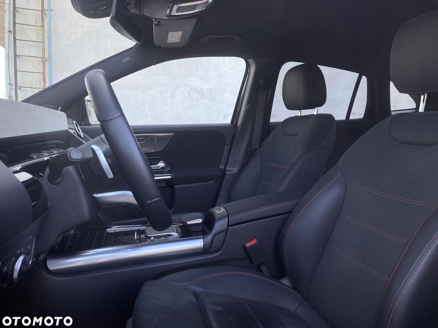 Mercedes-Benz GLA - 13
