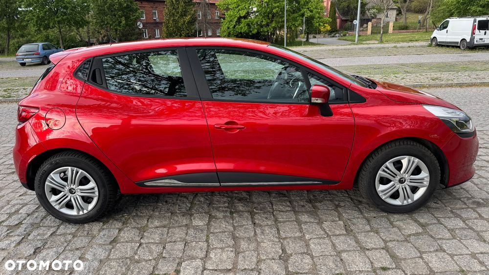 Renault Clio 1.2 16V Life - 12