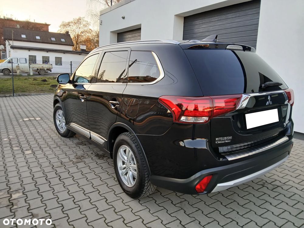 Mitsubishi Outlander 2.0 Intense 2WD - 23