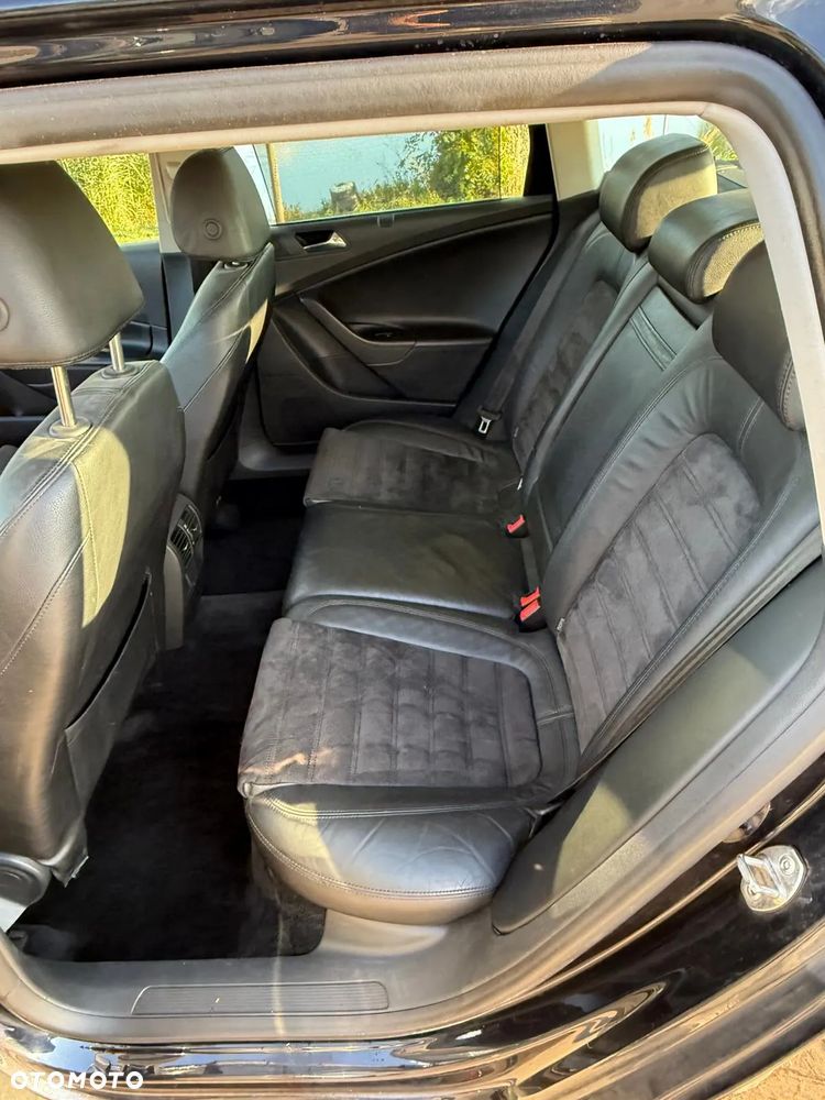 Volkswagen Passat 2.0 TDI DPF Highline - 13