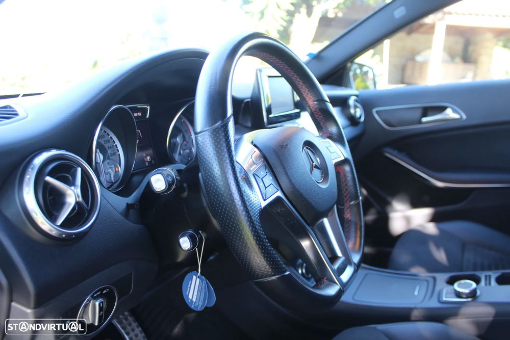 Mercedes-Benz GLA 220 CDi AMG Line 4-Matic - 14