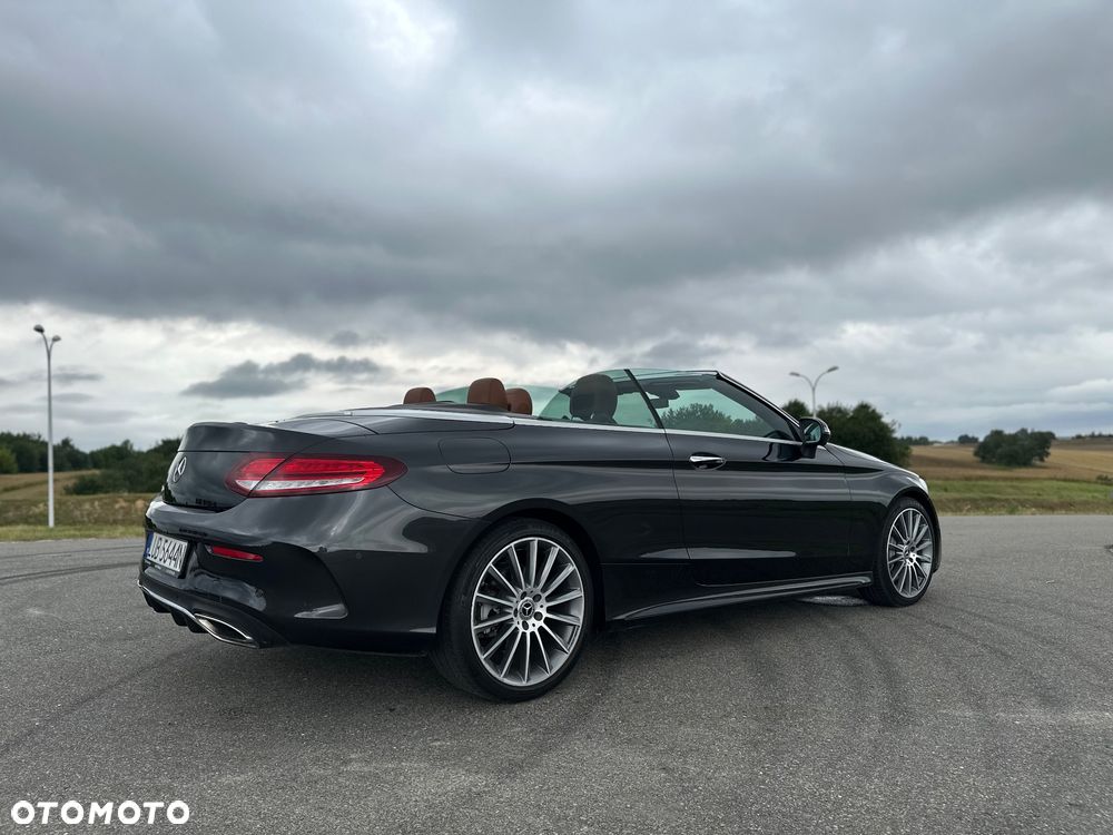 Mercedes-Benz Klasa C 300 9G-TRONIC - 2