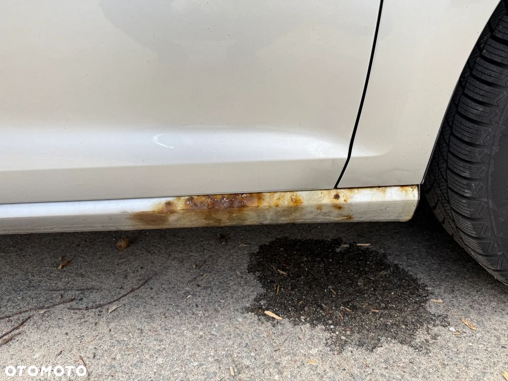 Volkswagen Golf 2.0 TDI (BlueMotion Technology) Comfortline - 28