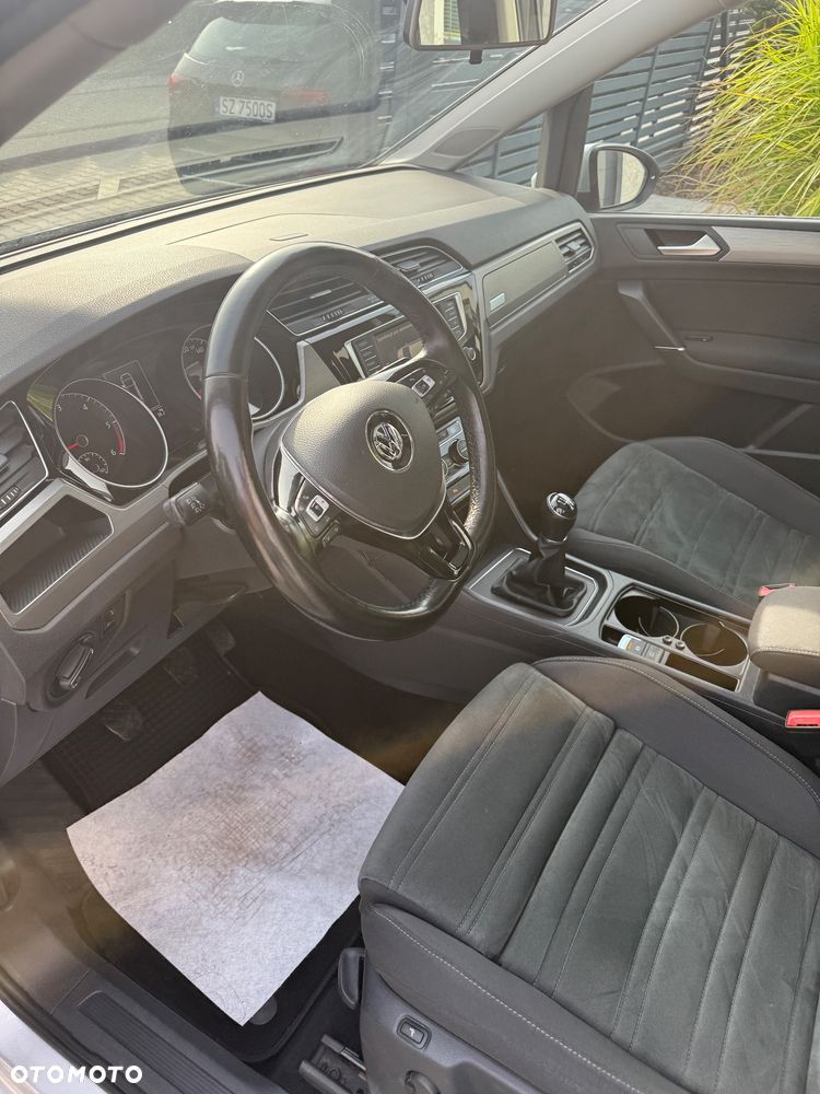 Volkswagen Touran 2.0 TDI BMT Highline - 36