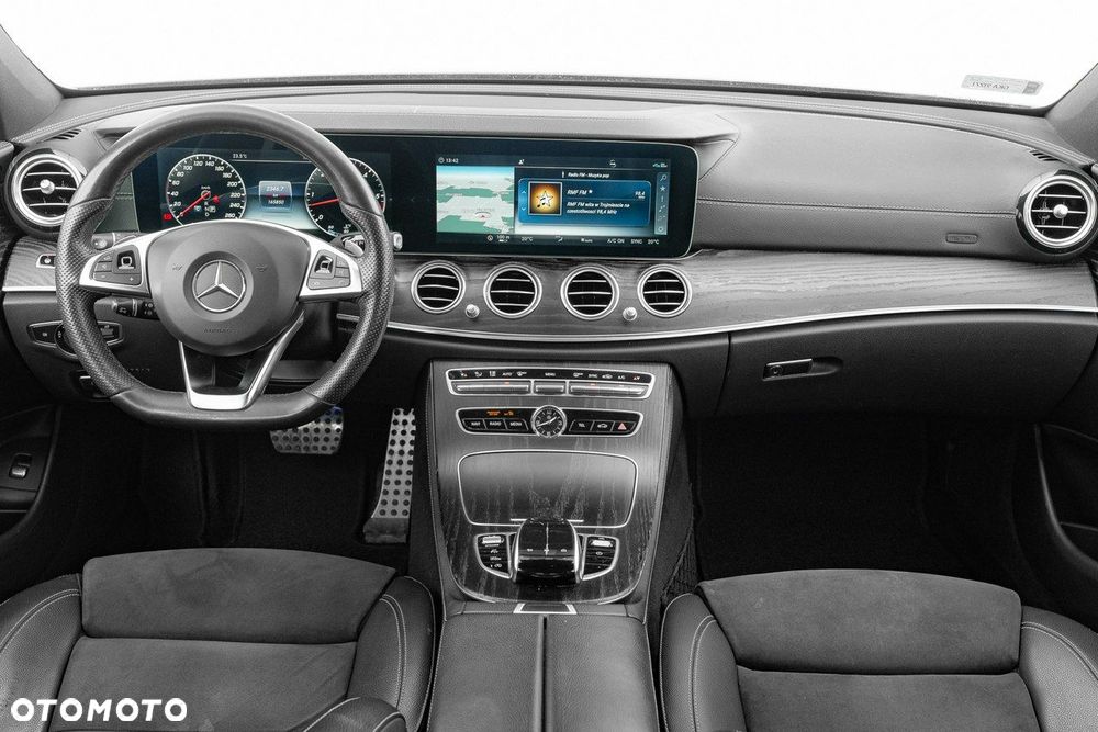 Mercedes-Benz Klasa E 350 d 4-Matic 9G-TRONIC - 16