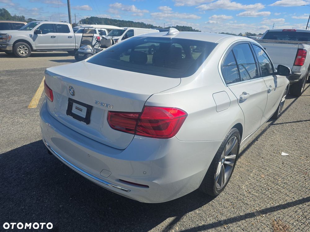BMW Seria 3 328i Luxury Line - 4