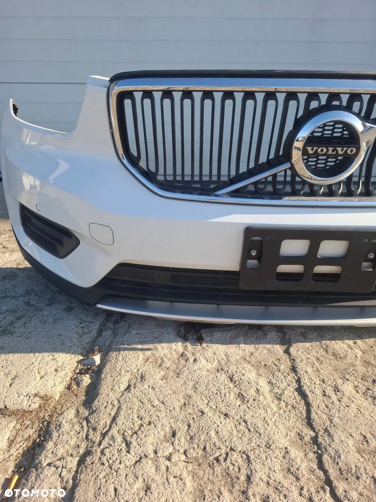 Volvo XC40 zderzak przód 4 PDC kompletny - 3