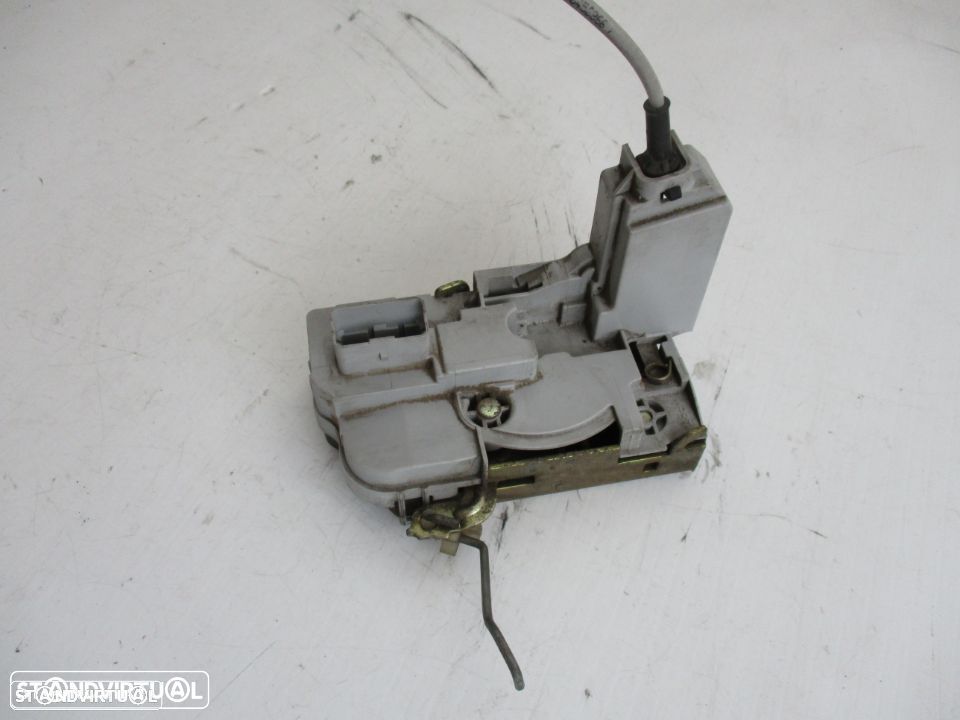 Fechadura da porta frente direito Peugeot 307 - 1