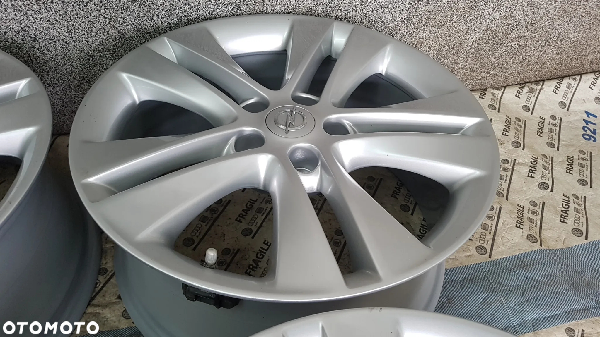 FELGI ALUMINIOWE ORYGINAŁ GM OPEL INSYGNIA B ASTRA J ZAFIRA C  8jx18  ET46 5x115 TPMS - 3
