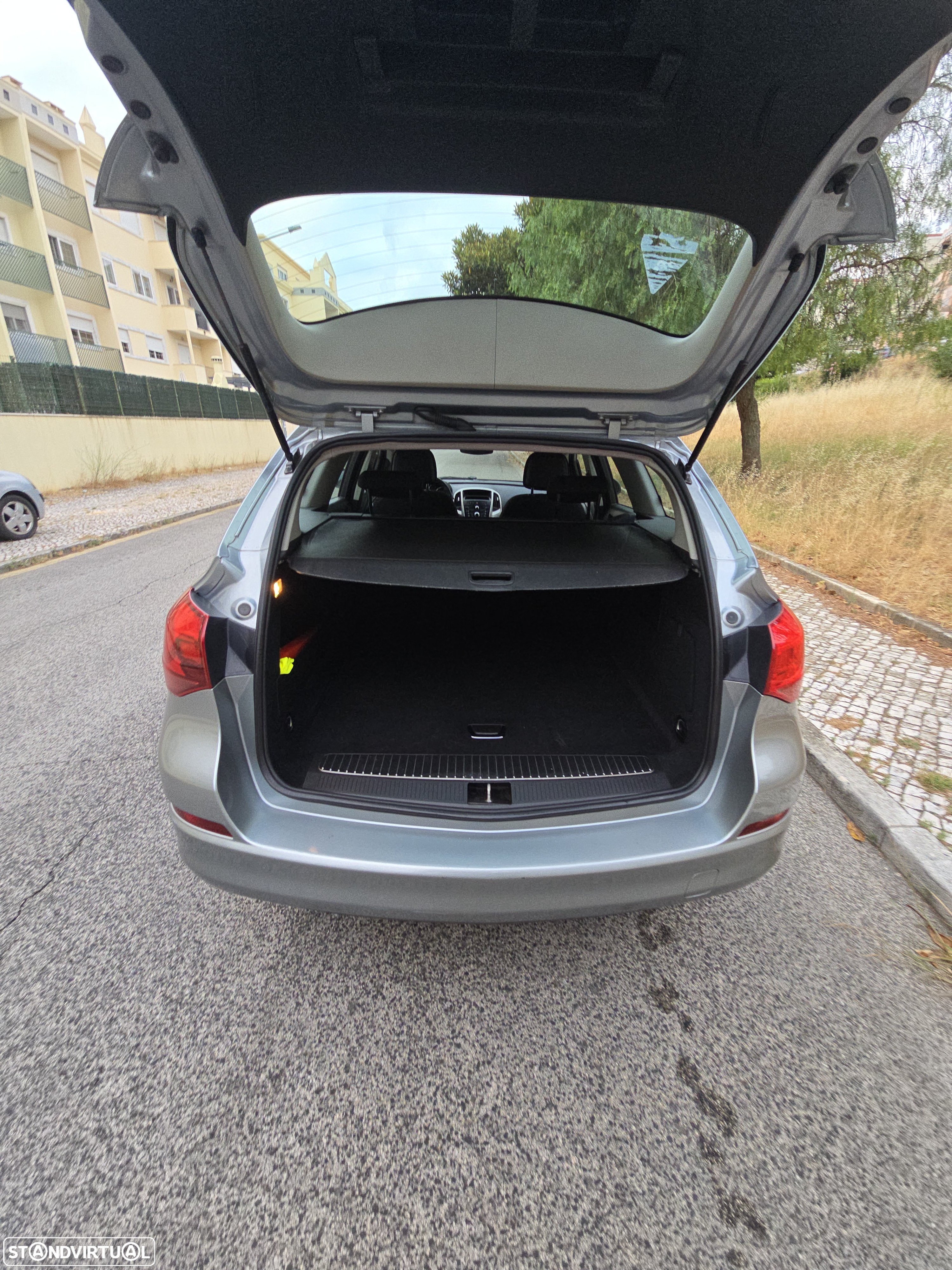 Opel Astra Sports Tourer 1.4 Executive J16 - 26