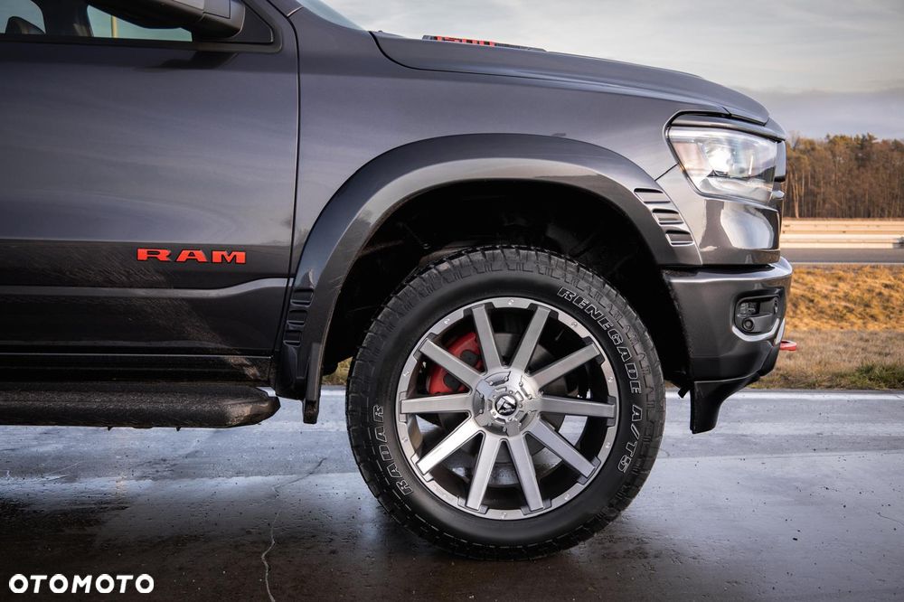 RAM 1500 Crew Cab Sport - 12