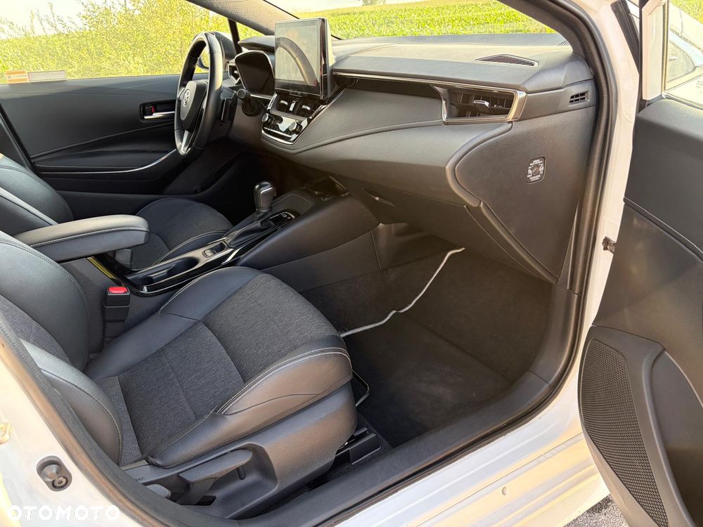 Toyota Corolla 2.0 Hybrid Style - 12