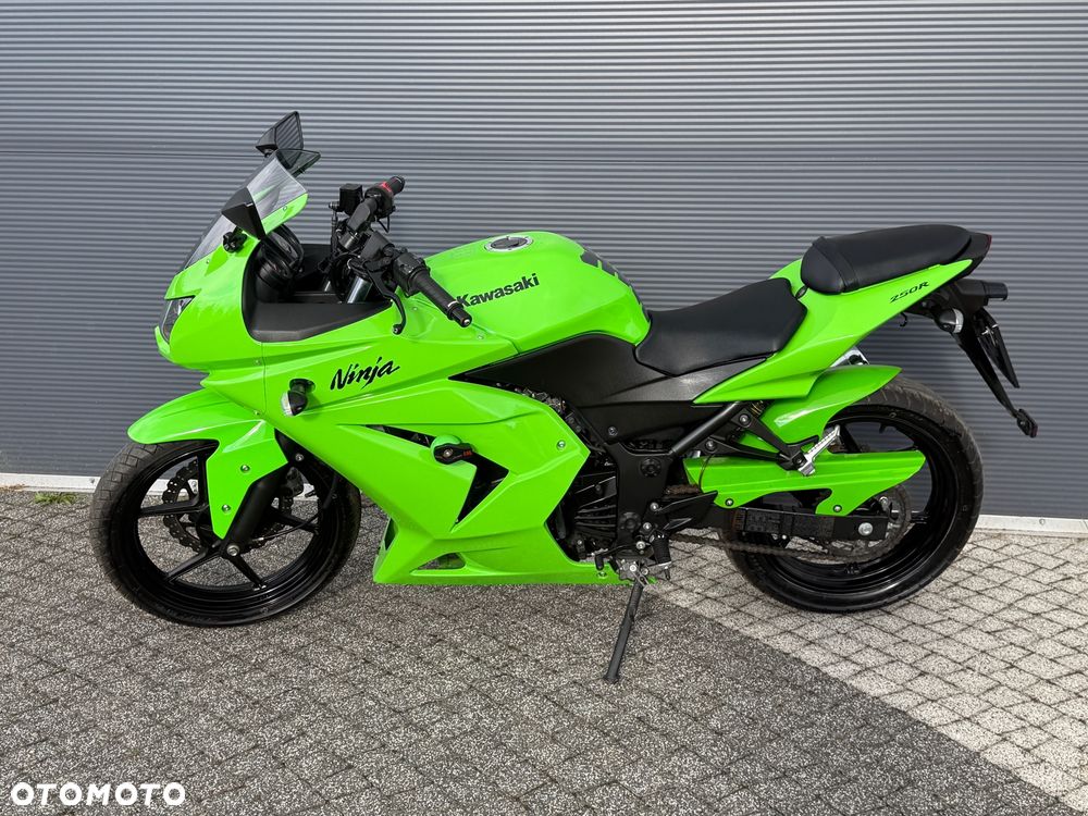 Kawasaki Ninja 250R - 20
