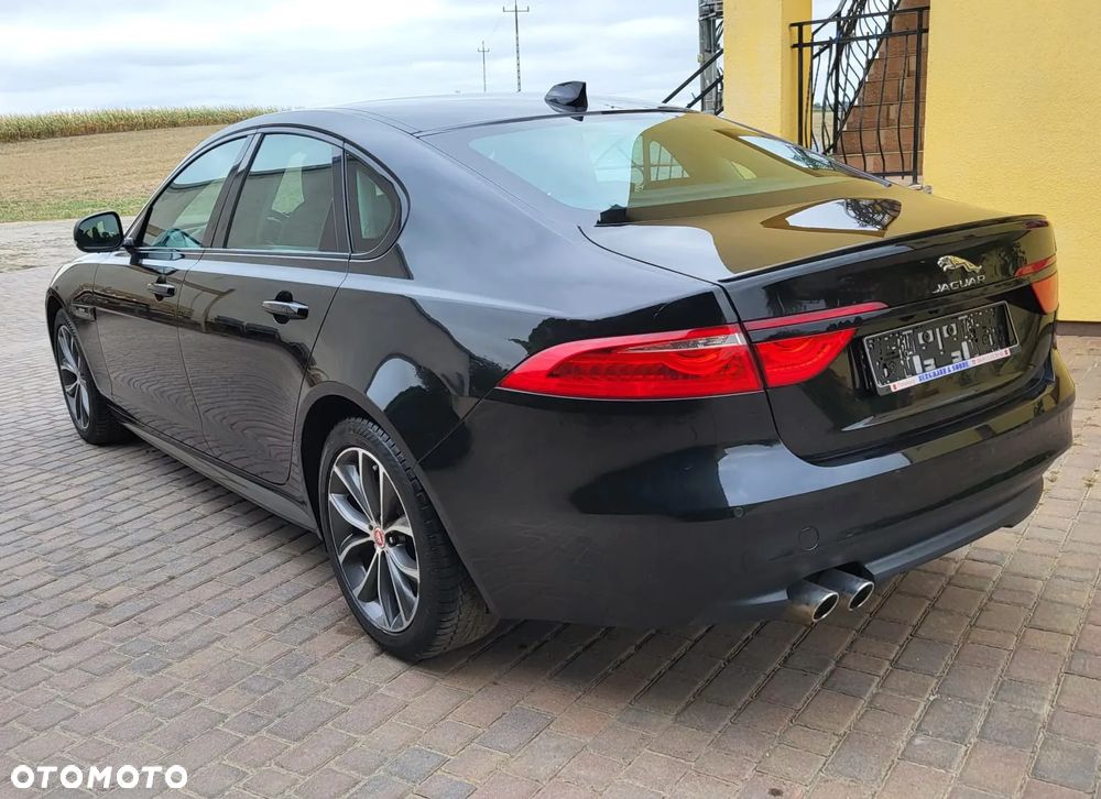Jaguar XF 20d R-Sport - 29