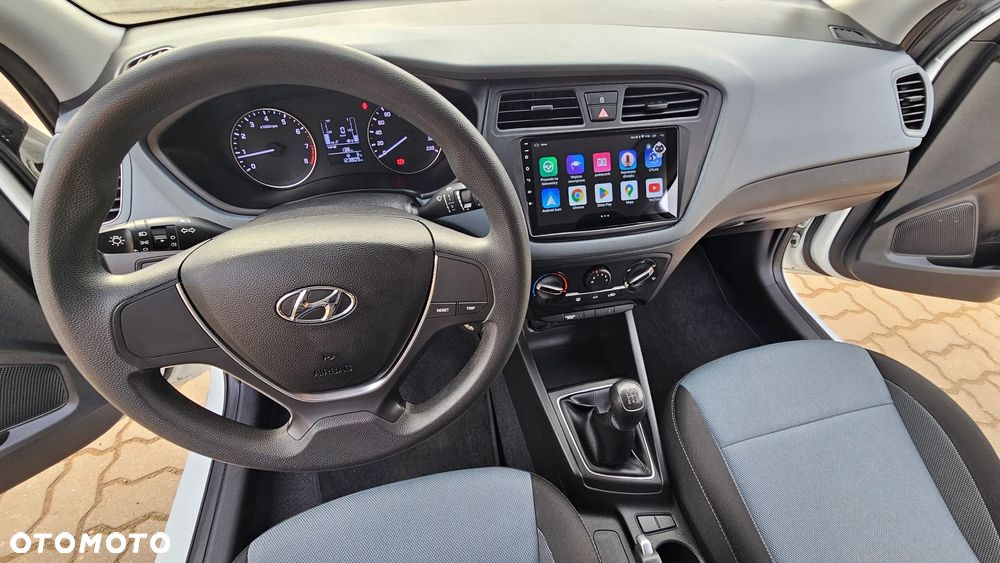 Hyundai i20 1.2 FIFA WM Edition - 12