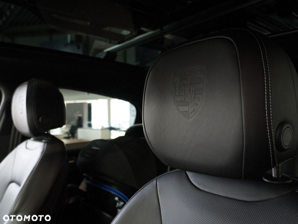 Porsche Cayenne - 21