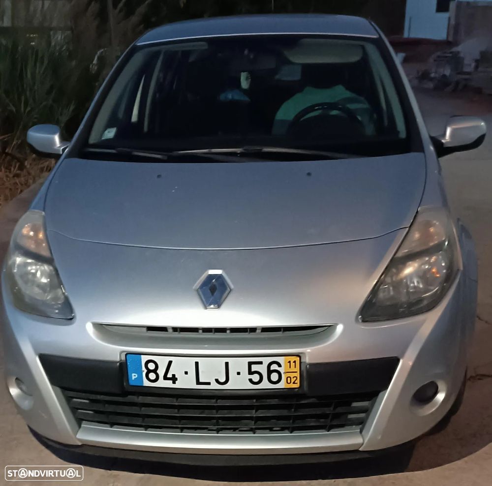 Renault Clio 1.2 16V Confort - 2
