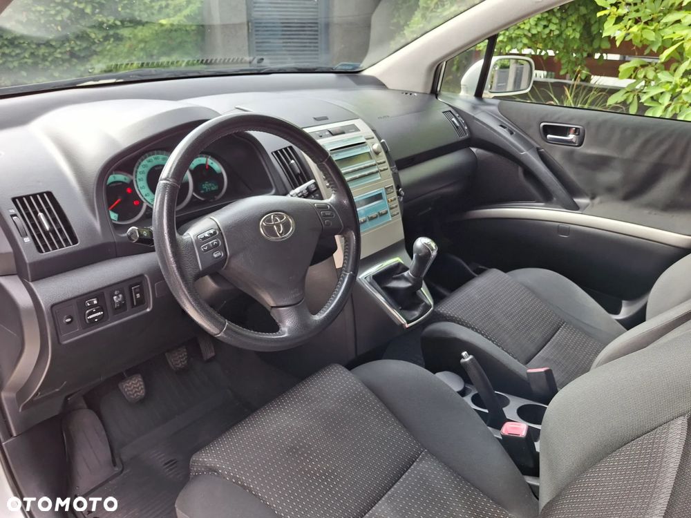 Toyota Corolla Verso - 10